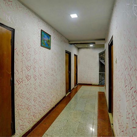 Hotel Monarch Inn Лакнау Екстериор снимка