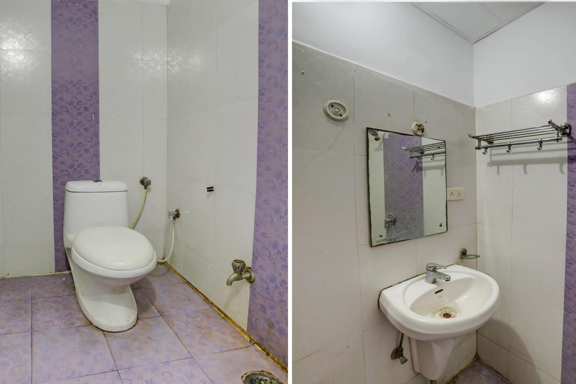 Hotel Monarch Inn Лакнау Екстериор снимка