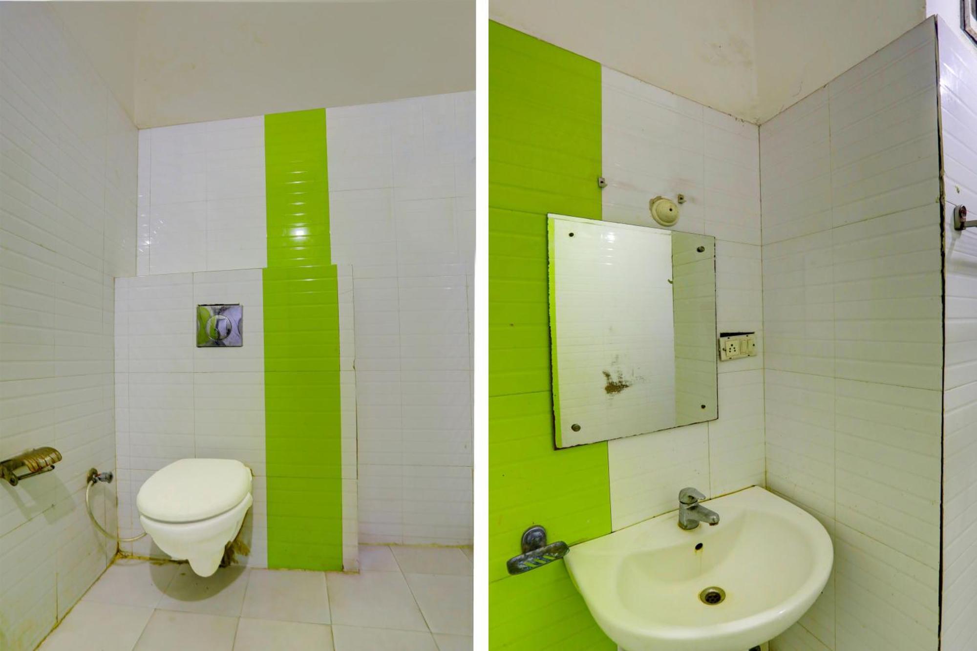 Hotel Monarch Inn Лакнау Екстериор снимка