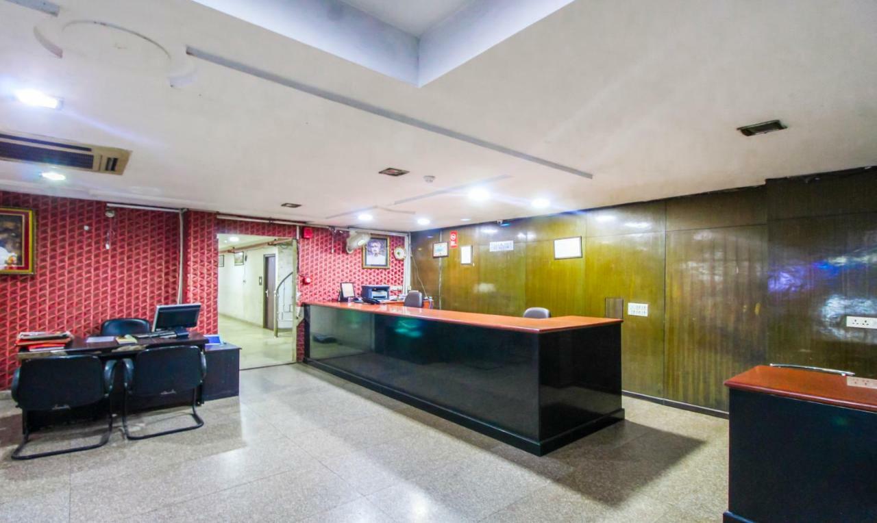 Hotel Monarch Inn Лакнау Екстериор снимка