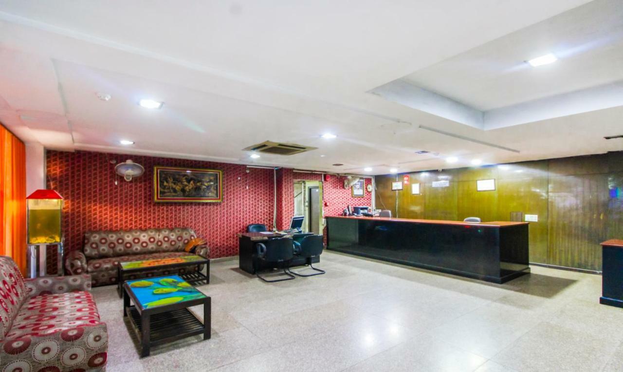Hotel Monarch Inn Лакнау Екстериор снимка