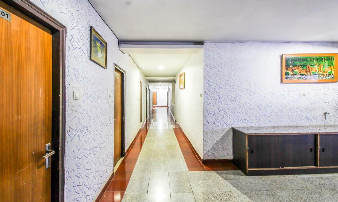 Hotel Monarch Inn Лакнау Екстериор снимка